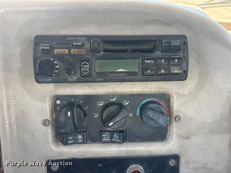 image for item NM9810 2002 Peterbilt 330 Tank truck