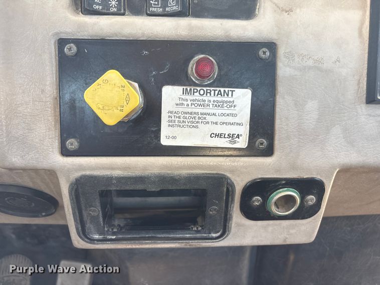 image for item NM9810 2002 Peterbilt 330 Tank truck
