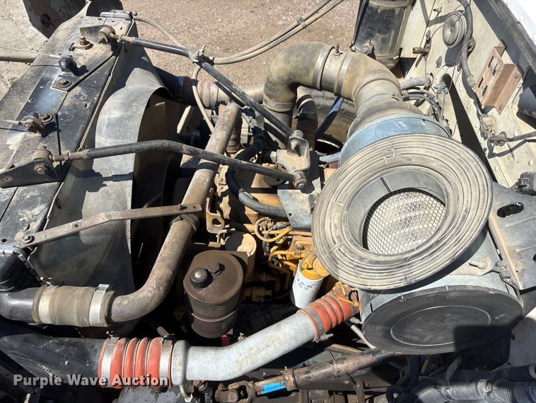 image for item NM9810 2002 Peterbilt 330 Tank truck