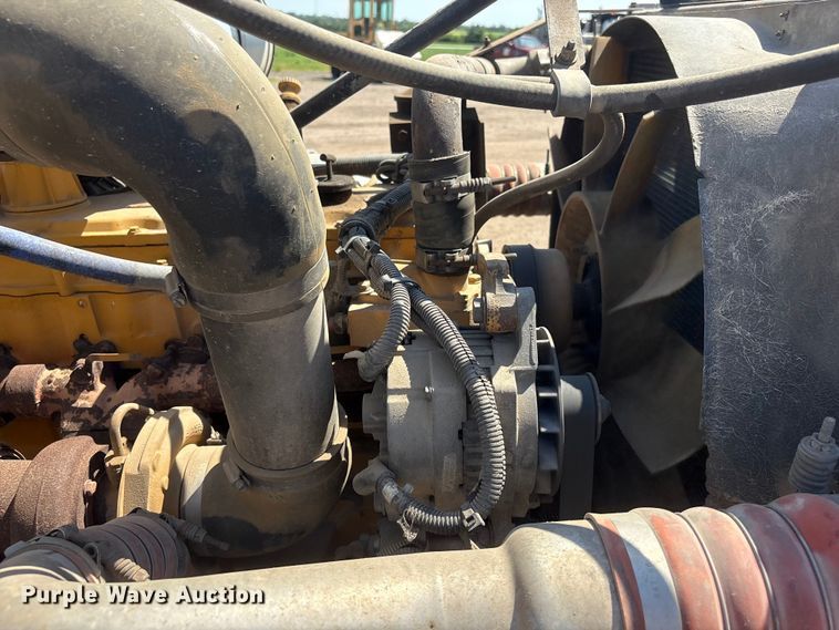image for item NM9810 2002 Peterbilt 330 Tank truck