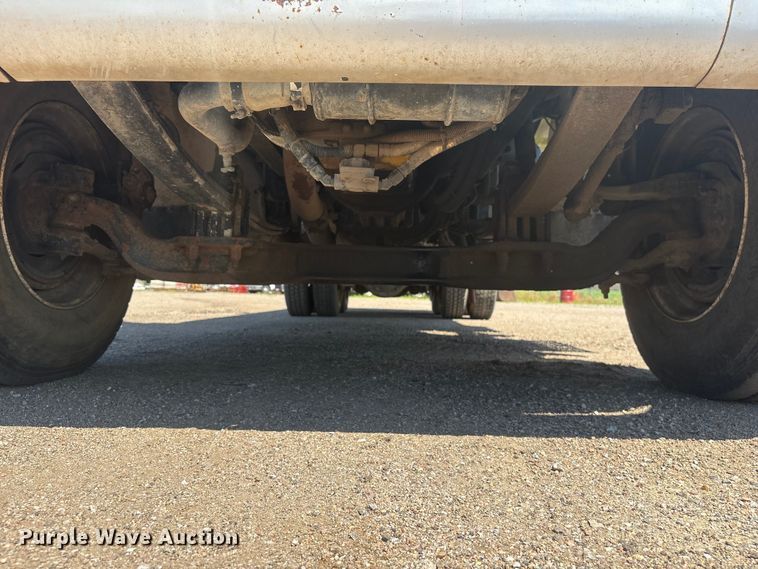 image for item NM9810 2002 Peterbilt 330 Tank truck