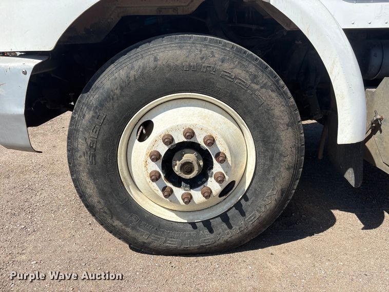 image for item NM9810 2002 Peterbilt 330 Tank truck