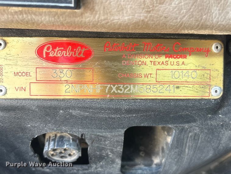image for item NM9810 2002 Peterbilt 330 Tank truck