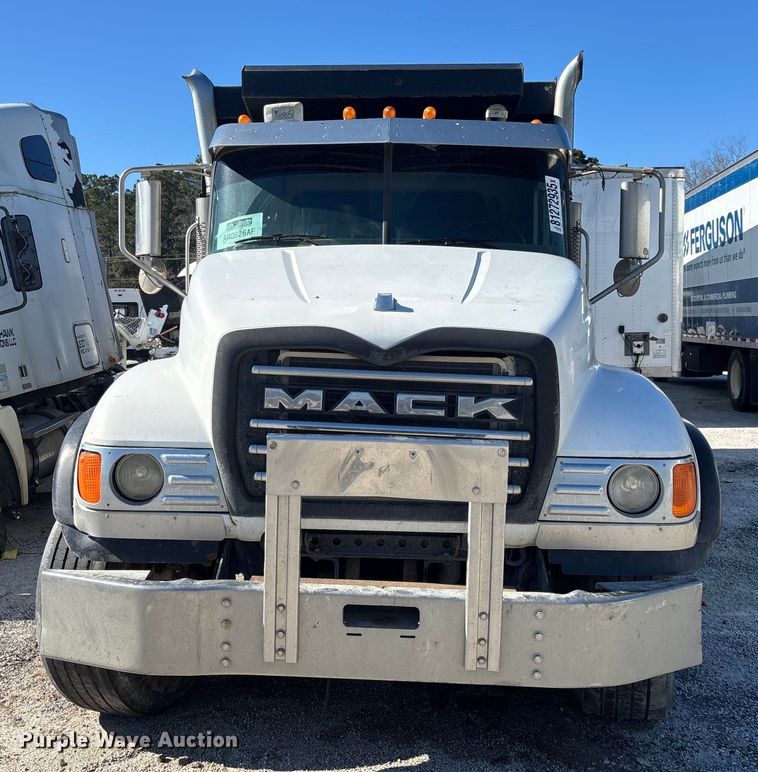 image for item YA1152 2007 Mack Granite CV713 dump truck