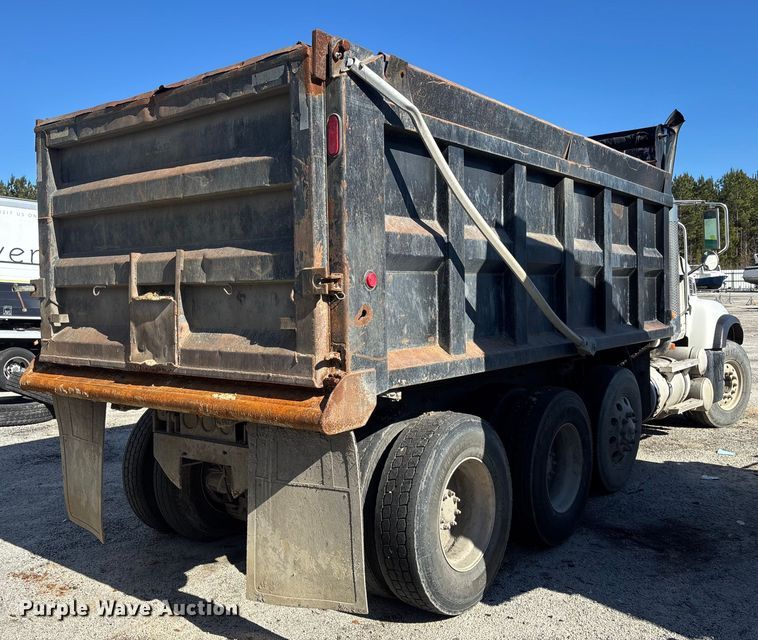 image for item YA1152 2007 Mack Granite CV713 dump truck