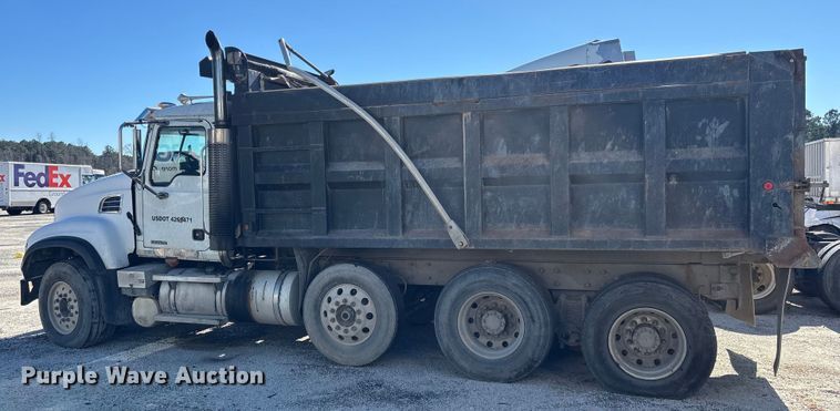 image for item YA1152 2007 Mack Granite CV713 dump truck