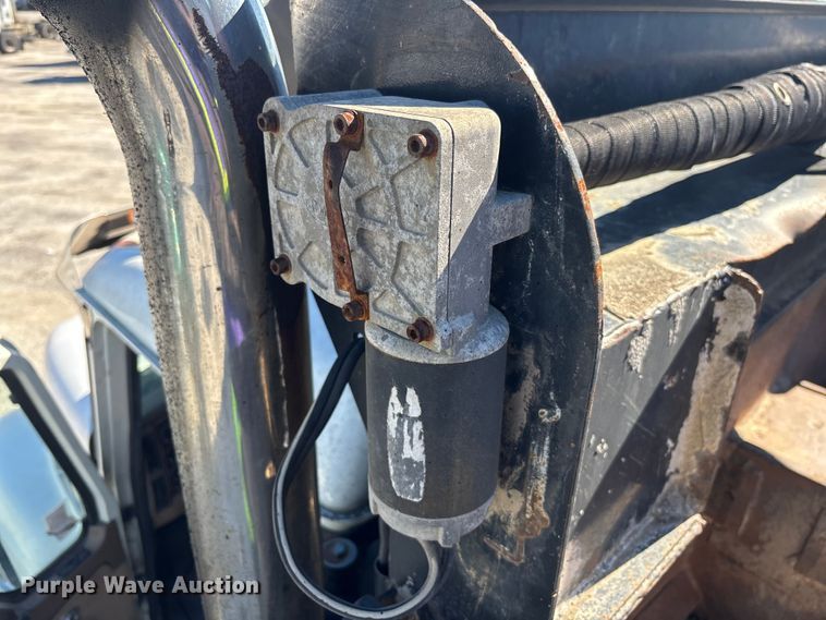 image for item YA1152 2007 Mack Granite CV713 dump truck