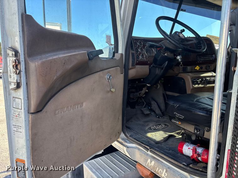 image for item YA1152 2007 Mack Granite CV713 dump truck