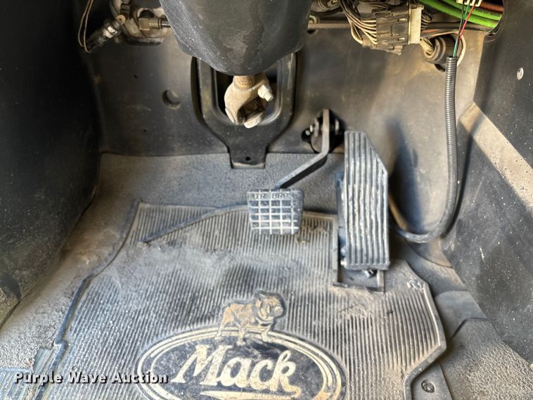 image for item YA1152 2007 Mack Granite CV713 dump truck