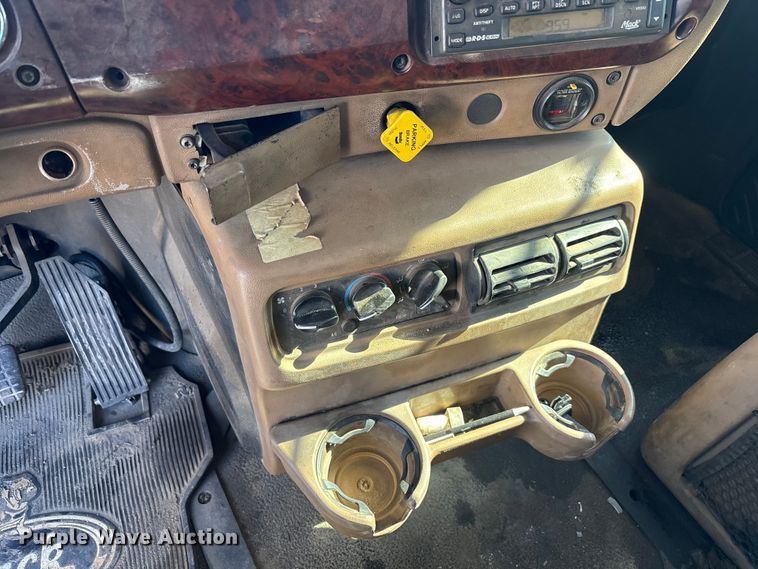 image for item YA1152 2007 Mack Granite CV713 dump truck