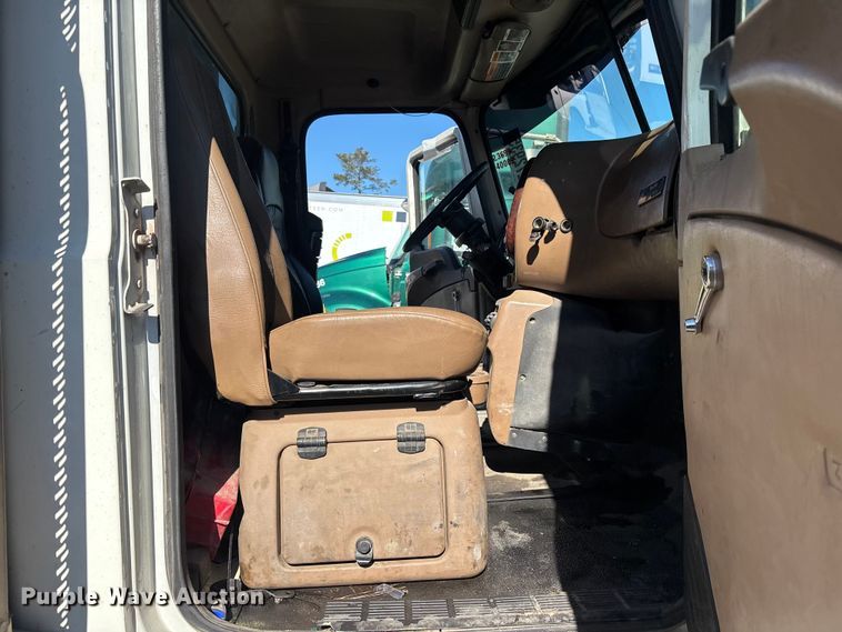 image for item YA1152 2007 Mack Granite CV713 dump truck