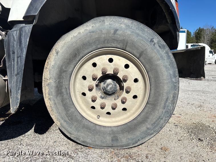 image for item YA1152 2007 Mack Granite CV713 dump truck