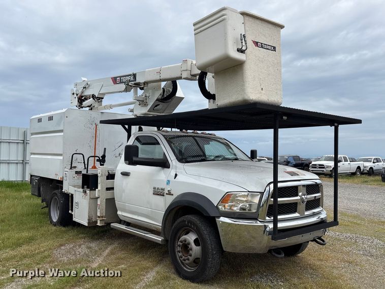 image for item YA2588 2018 RAM 5500 forestry bucket truck