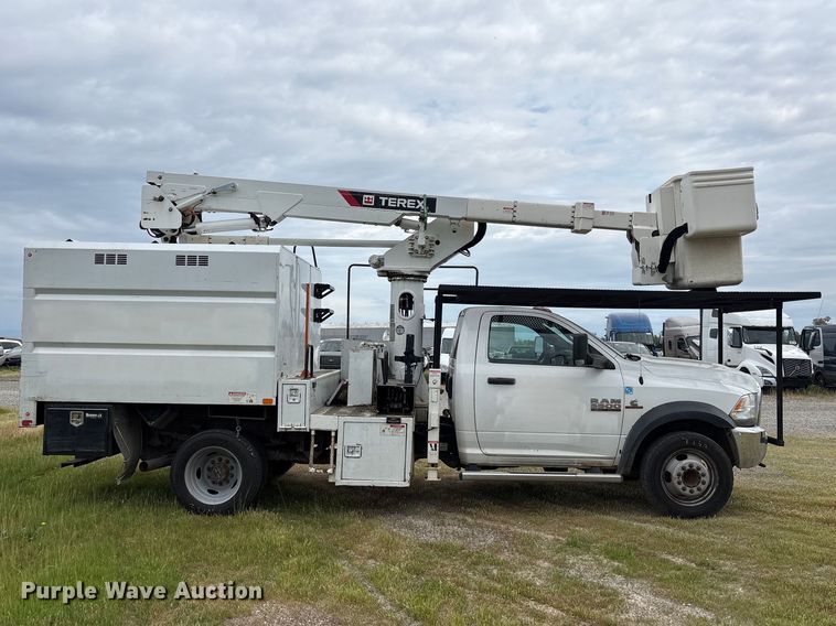 image for item YA2588 2018 RAM 5500 forestry bucket truck