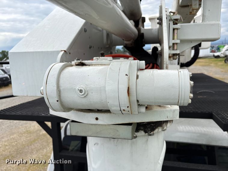 image for item YA2588 2018 RAM 5500 forestry bucket truck