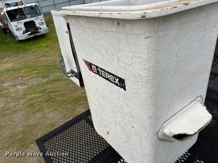 image for item YA2588 2018 RAM 5500 forestry bucket truck