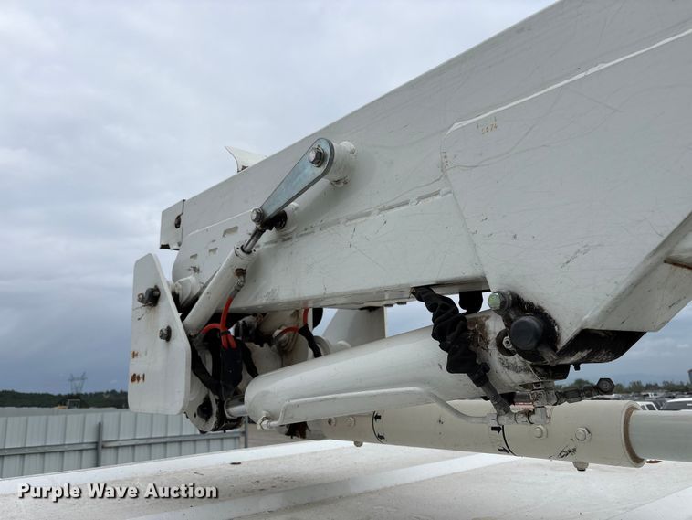 image for item YA2588 2018 RAM 5500 forestry bucket truck