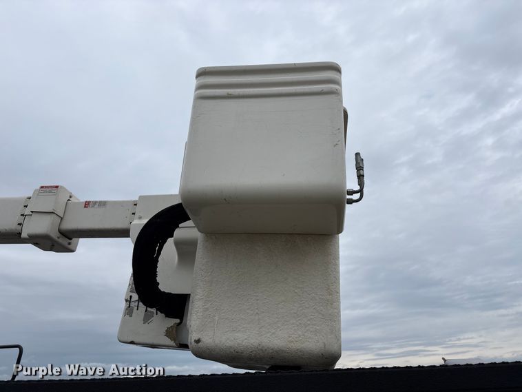 image for item YA2588 2018 RAM 5500 forestry bucket truck