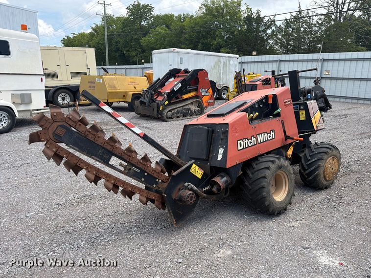 image for item YA2935 2015 Ditch Witch 410SX trencher