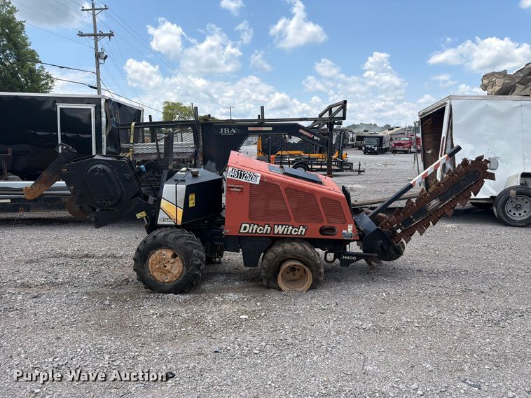 image for item YA2935 2015 Ditch Witch 410SX trencher