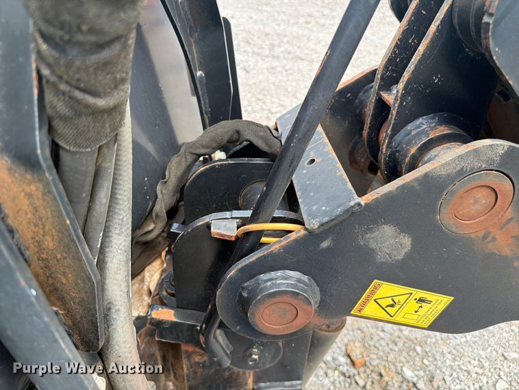 image for item YA2935 2015 Ditch Witch 410SX trencher
