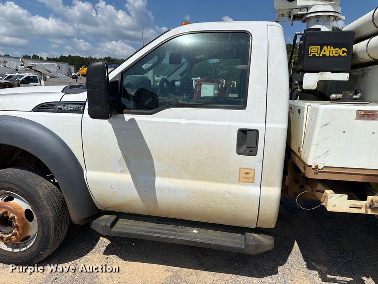 image for item YA3096 2015 Ford F450 Super Duty bucket truck