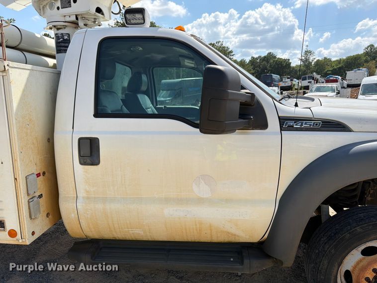 image for item YA3096 2015 Ford F450 Super Duty bucket truck