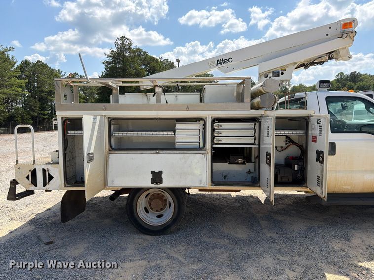 image for item YA3096 2015 Ford F450 Super Duty bucket truck
