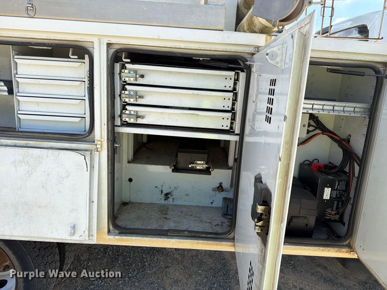 image for item YA3096 2015 Ford F450 Super Duty bucket truck