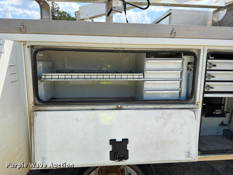 image for item YA3096 2015 Ford F450 Super Duty bucket truck