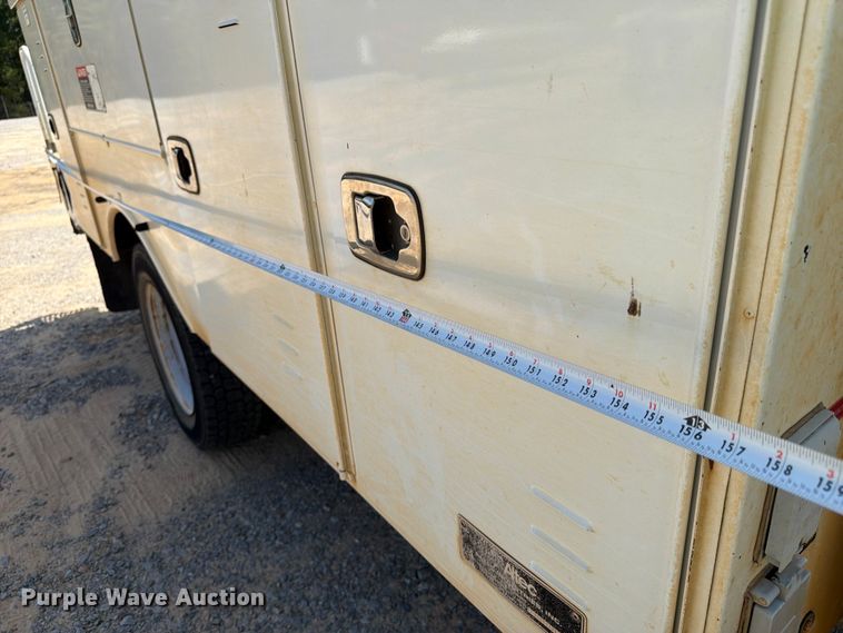 image for item YA3096 2015 Ford F450 Super Duty bucket truck