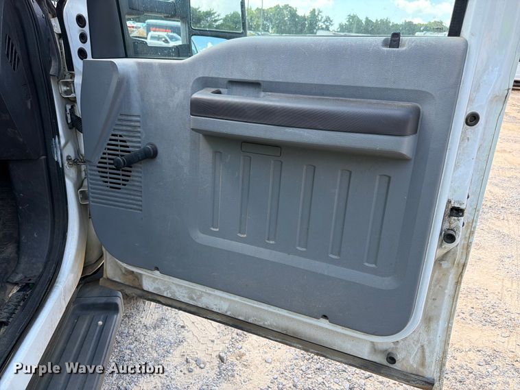 image for item YA3096 2015 Ford F450 Super Duty bucket truck