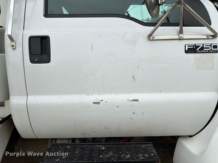 image for item YA3247 2015 Ford F750 Super Duty forestry bucket truck