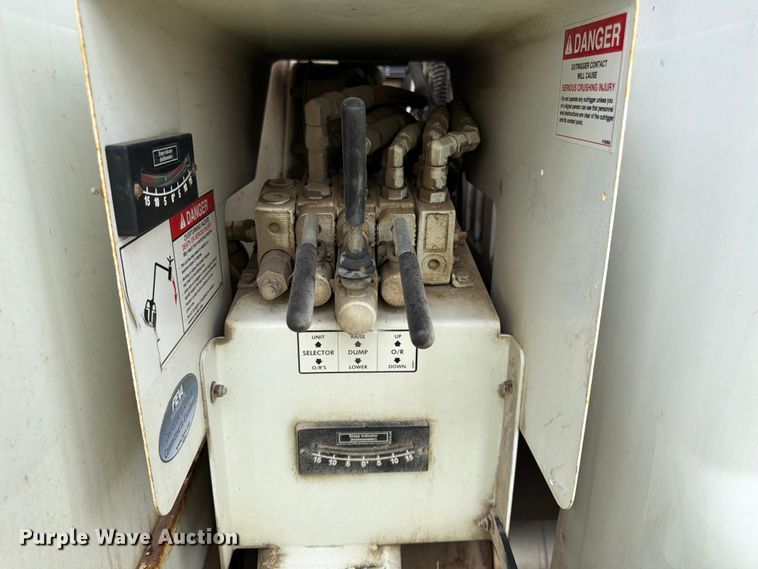 image for item YA3247 2015 Ford F750 Super Duty forestry bucket truck