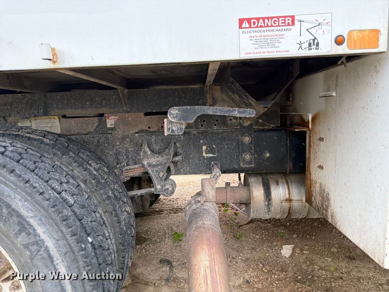 image for item YA3247 2015 Ford F750 Super Duty forestry bucket truck