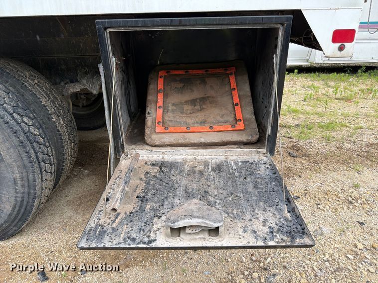 image for item YA3247 2015 Ford F750 Super Duty forestry bucket truck