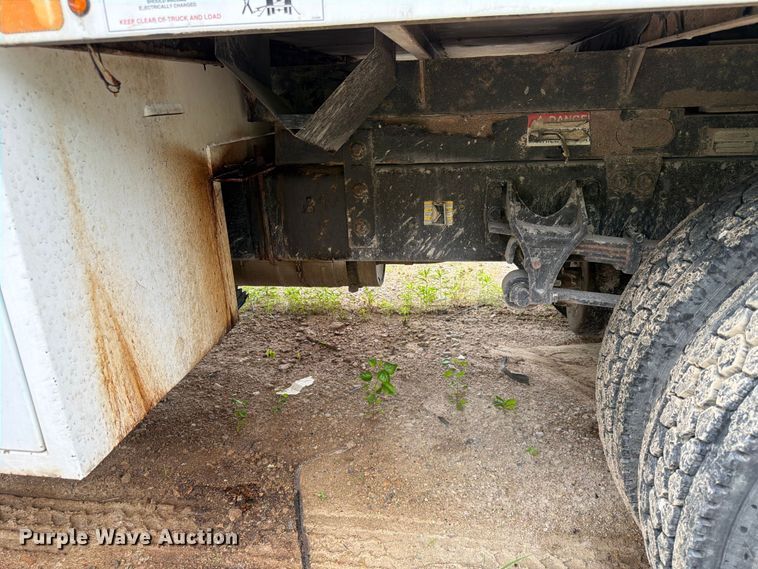 image for item YA3247 2015 Ford F750 Super Duty forestry bucket truck