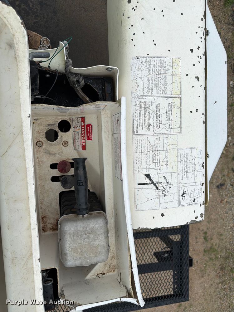 image for item YA3247 2015 Ford F750 Super Duty forestry bucket truck