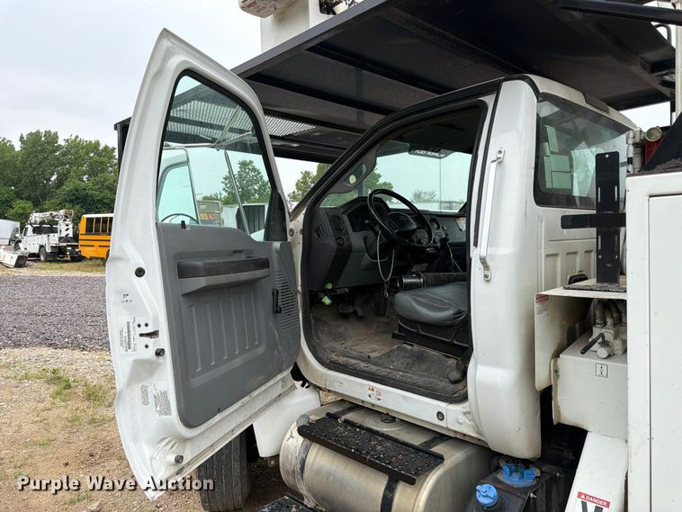 image for item YA3247 2015 Ford F750 Super Duty forestry bucket truck