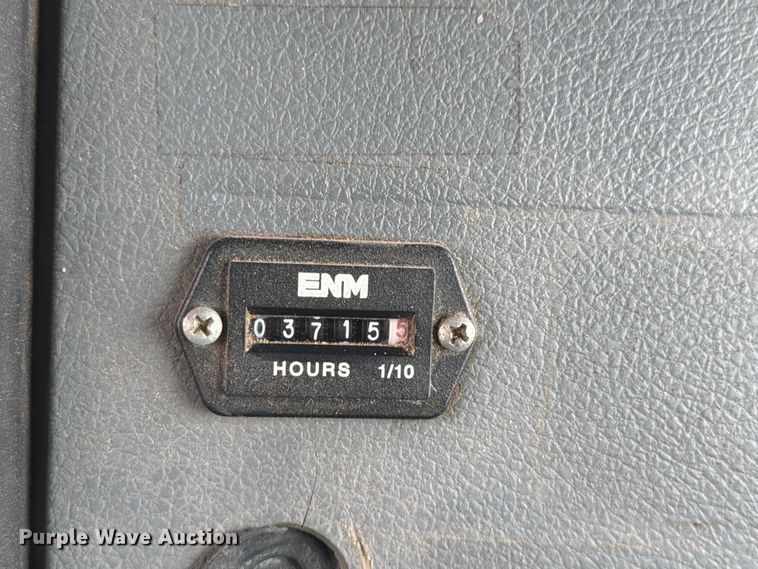 image for item YA3247 2015 Ford F750 Super Duty forestry bucket truck