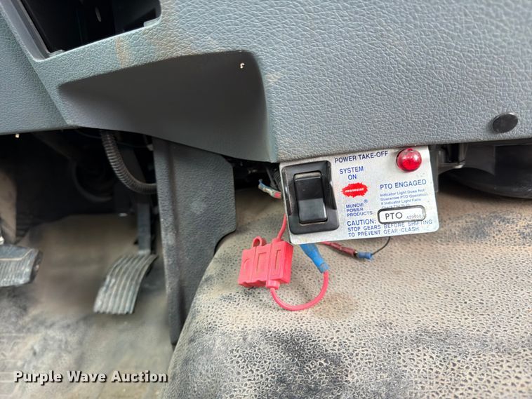 image for item YA3247 2015 Ford F750 Super Duty forestry bucket truck