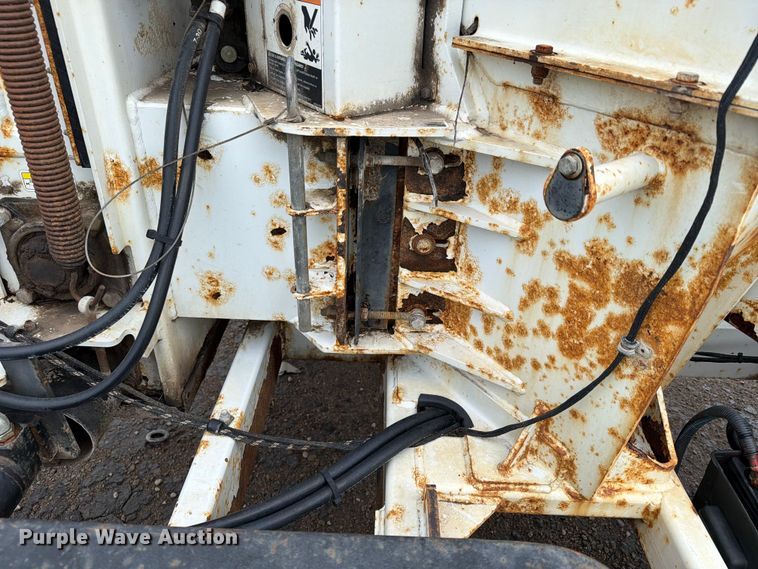 image for item YA3285 2016 Altec DC1317 wood chipper