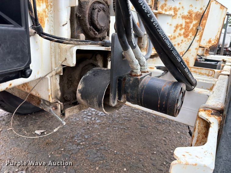 image for item YA3285 2016 Altec DC1317 wood chipper