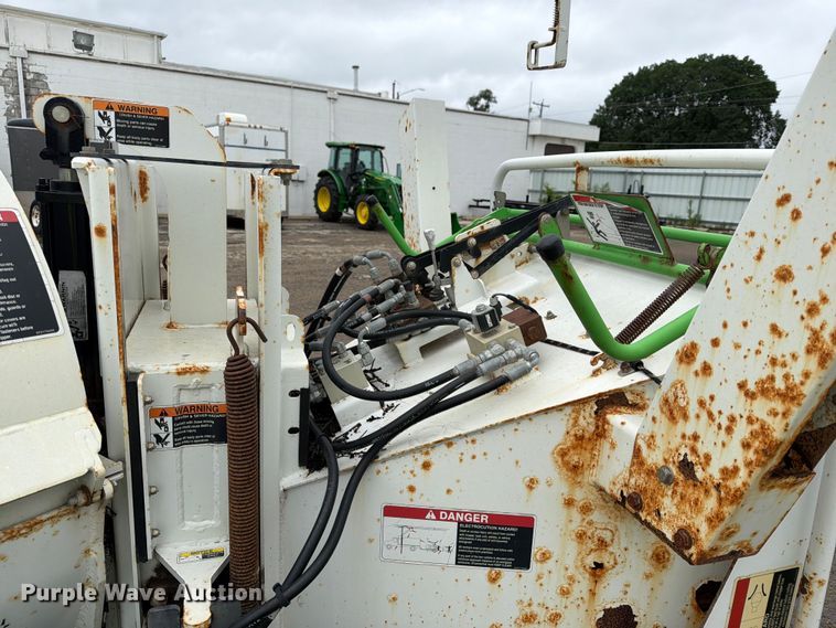image for item YA3285 2016 Altec DC1317 wood chipper