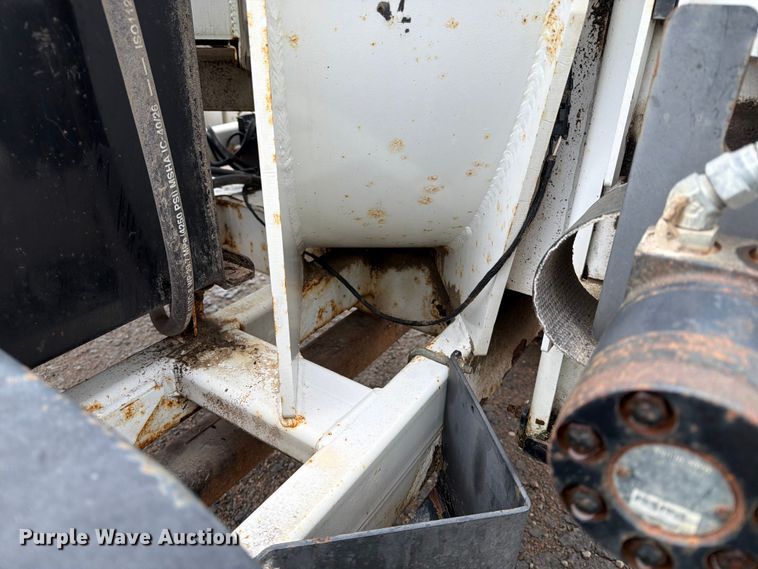 image for item YA3285 2016 Altec DC1317 wood chipper