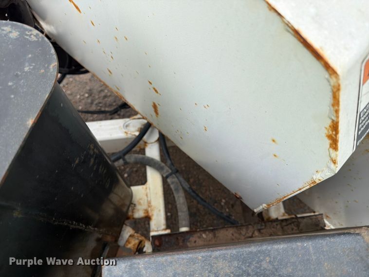 image for item YA3285 2016 Altec DC1317 wood chipper