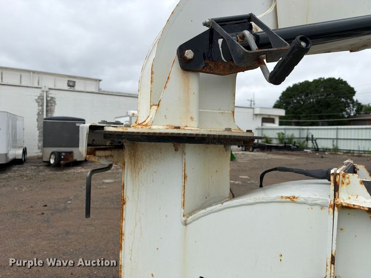 image for item YA3285 2016 Altec DC1317 wood chipper