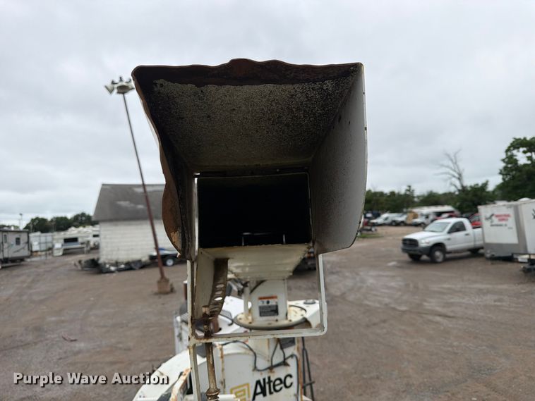 image for item YA3285 2016 Altec DC1317 wood chipper