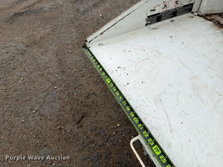 image for item YA3285 2016 Altec DC1317 wood chipper