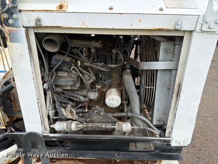 image for item YA3285 2016 Altec DC1317 wood chipper